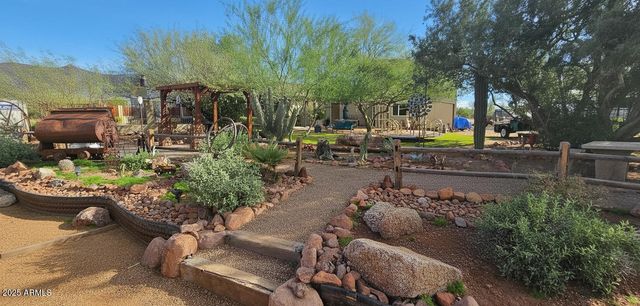1502 S PROSPECTORS Road, Apache Junction, AZ 85119