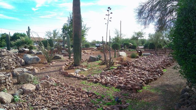 1502 S PROSPECTORS Road, Apache Junction, AZ 85119