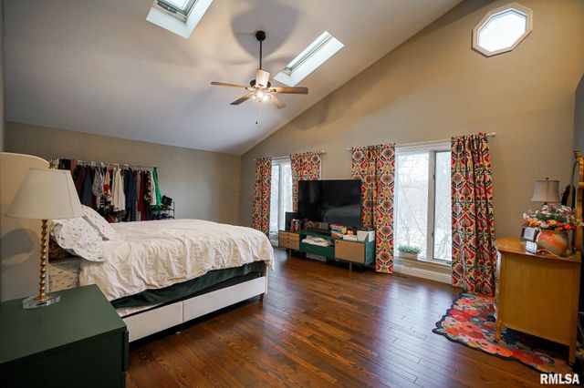 6024 N KNOXVILLE Avenue, Peoria, IL 61614