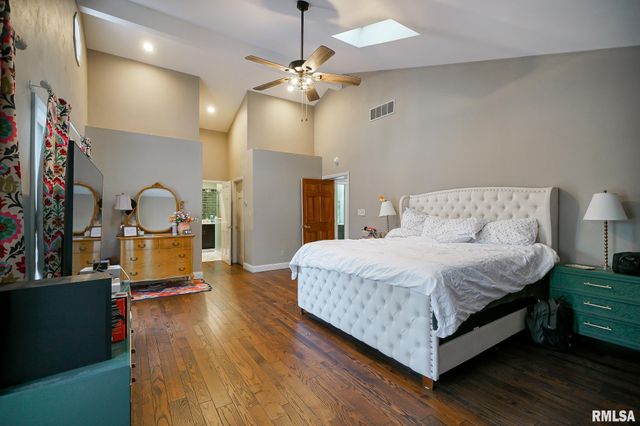 6024 N KNOXVILLE Avenue, Peoria, IL 61614