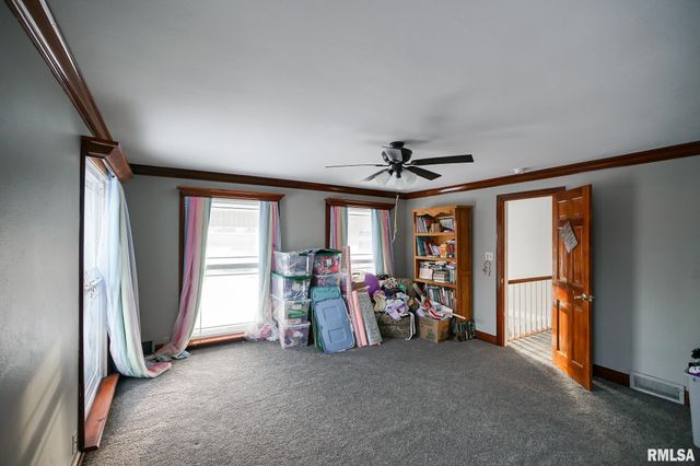 6024 N KNOXVILLE Avenue, Peoria, IL 61614