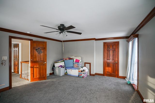 6024 N KNOXVILLE Avenue, Peoria, IL 61614