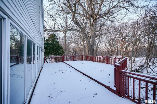 6024 N KNOXVILLE Avenue, Peoria, IL 61614