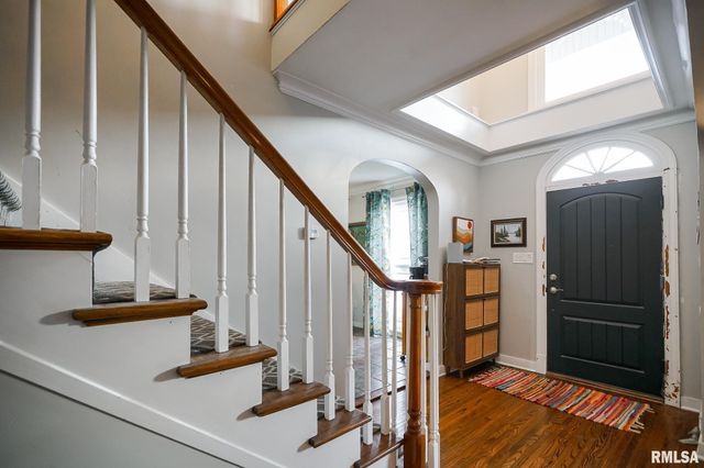 6024 N KNOXVILLE Avenue, Peoria, IL 61614