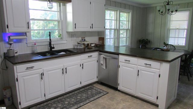 1071 Bethel Church Road, Laurens, SC 29360