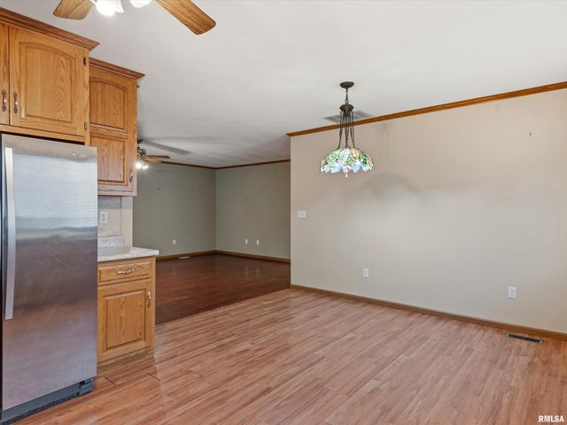 2424 Neil Street, Springfield, IL 62707