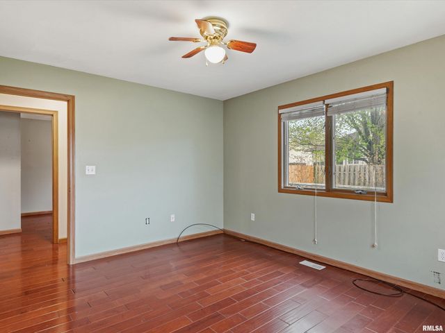 2424 Neil Street, Springfield, IL 62707