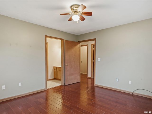 2424 Neil Street, Springfield, IL 62707