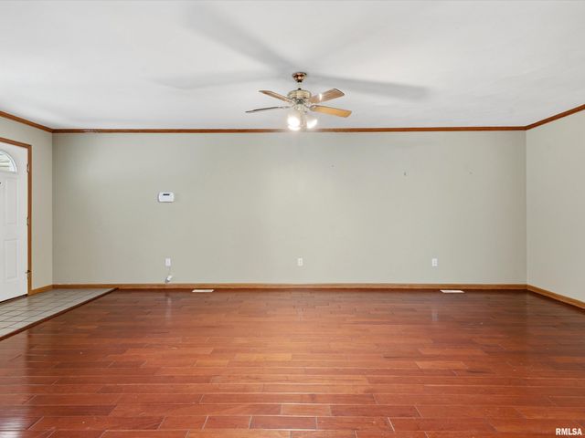 2424 Neil Street, Springfield, IL 62707