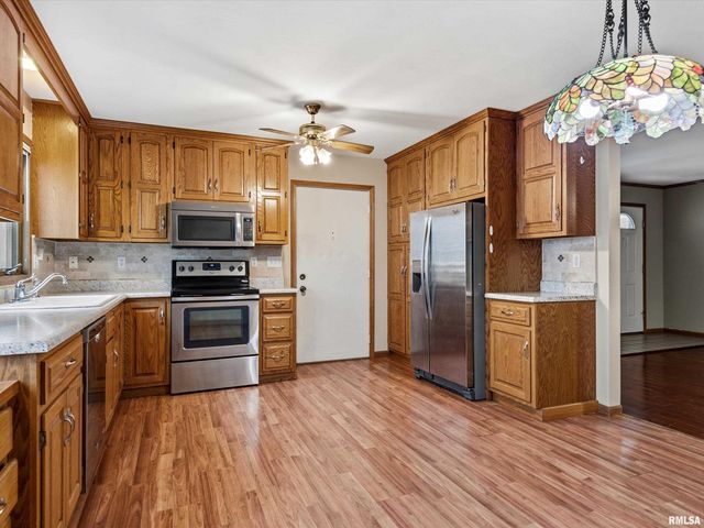 2424 Neil Street, Springfield, IL 62707