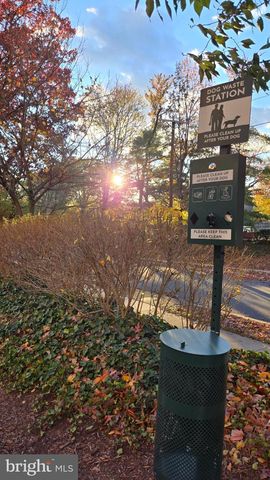 1200 S ARLINGTON RIDGE RD #403, Arlington, VA 22202