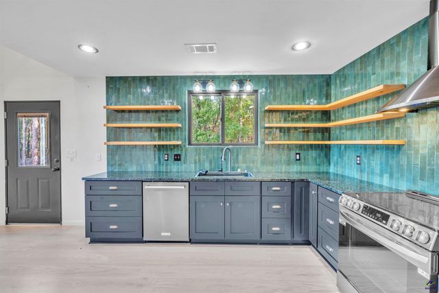 202 John Cobb Road, Hawkinsville, GA 31036