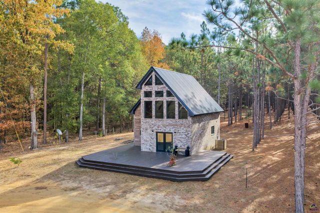 202 John Cobb Road, Hawkinsville, GA 31036