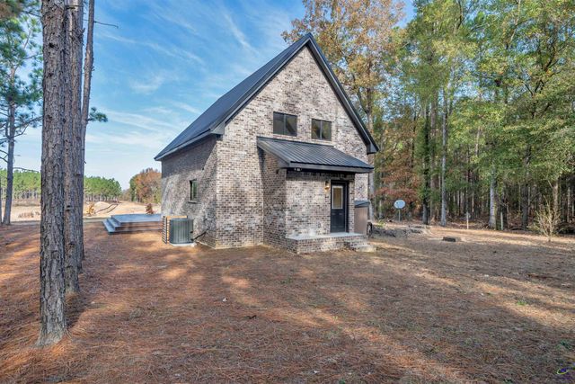 202 John Cobb Road, Hawkinsville, GA 31036