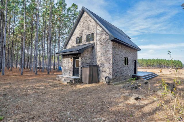 202 John Cobb Road, Hawkinsville, GA 31036