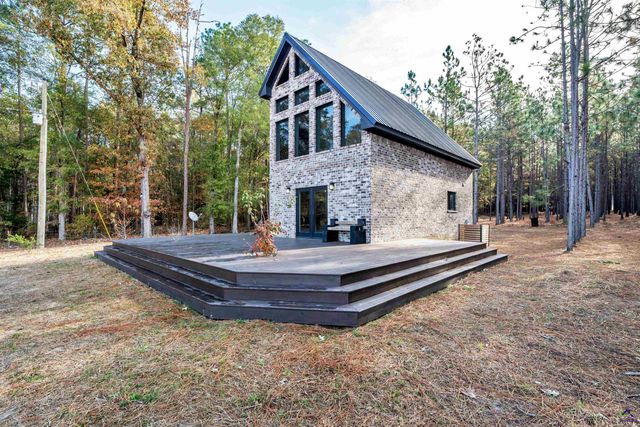 202 John Cobb Road, Hawkinsville, GA 31036