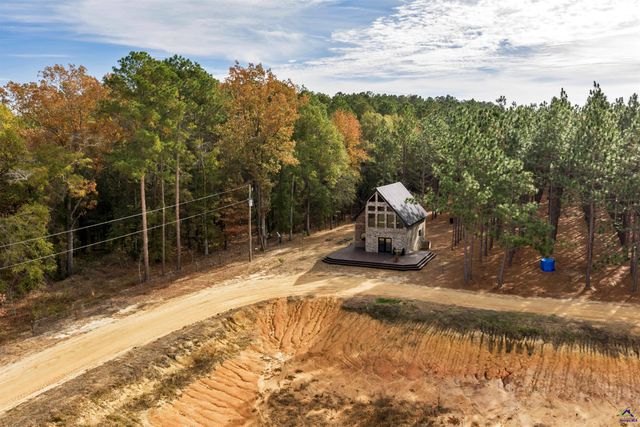 202 John Cobb Road, Hawkinsville, GA 31036