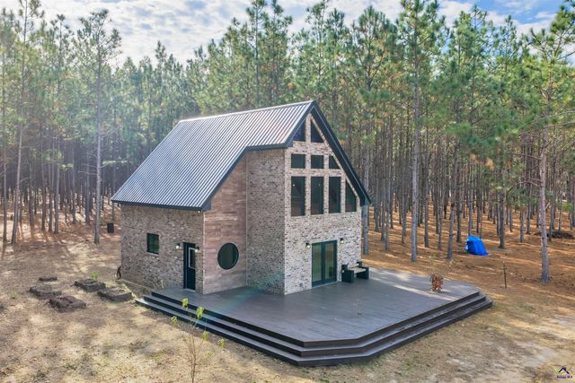 202 John Cobb Road, Hawkinsville, GA 31036