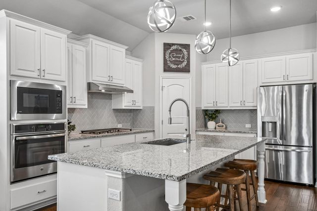 2805 Mossy Springs DR, Leander, TX 78641