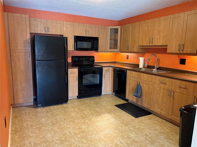 5576 BAYWATER DRIVE 5576, Tampa, FL 33615