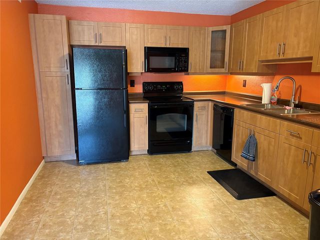 5576 BAYWATER DRIVE 5576, Tampa, FL 33615