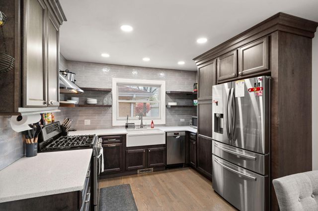218 Lawndale Drive, Munster, IN 46321