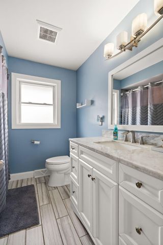 218 Lawndale Drive, Munster, IN 46321