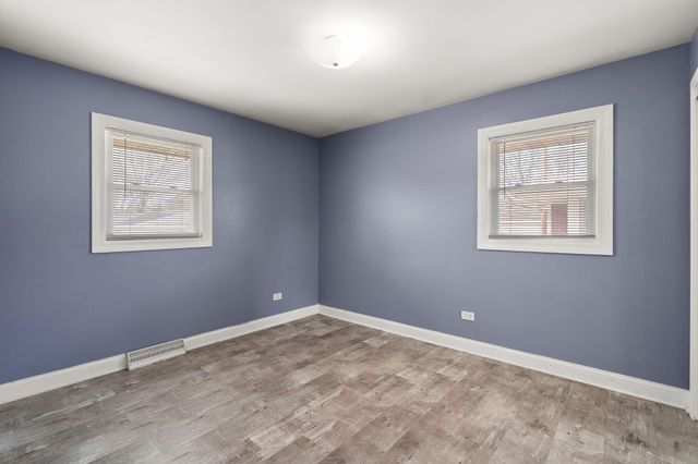 218 Lawndale Drive, Munster, IN 46321