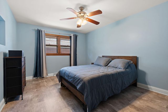218 Lawndale Drive, Munster, IN 46321