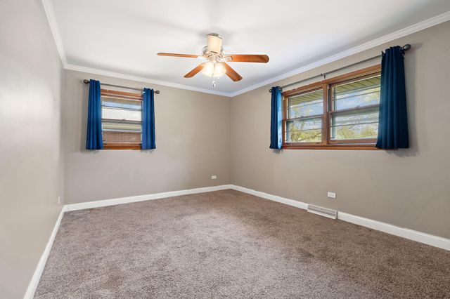 218 Lawndale Drive, Munster, IN 46321
