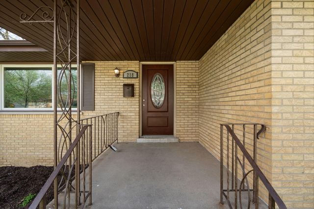 218 Lawndale Drive, Munster, IN 46321