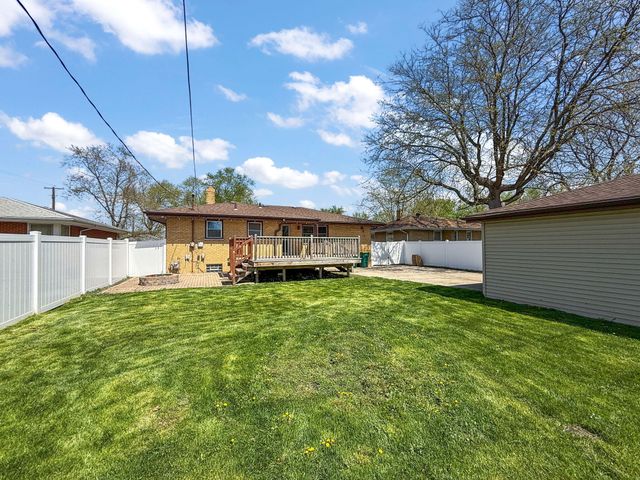 218 Lawndale Drive, Munster, IN 46321