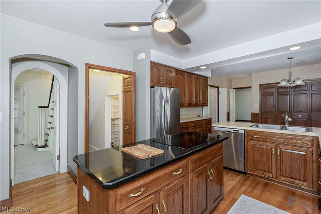 2528 Ashurst Road, University Heights, OH 44118