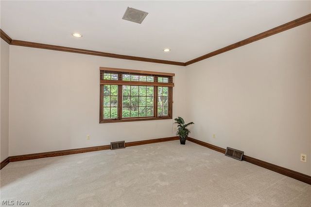 2528 Ashurst Road, University Heights, OH 44118