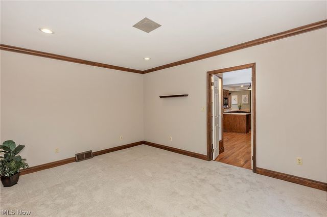 2528 Ashurst Road, University Heights, OH 44118