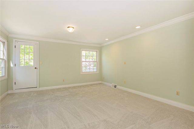 2528 Ashurst Road, University Heights, OH 44118