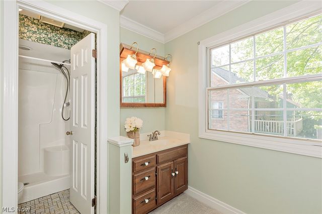 2528 Ashurst Road, University Heights, OH 44118