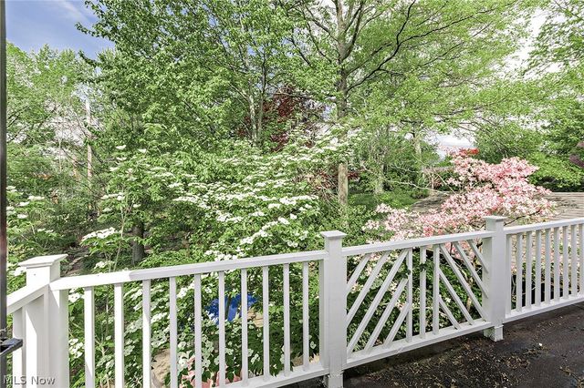 2528 Ashurst Road, University Heights, OH 44118