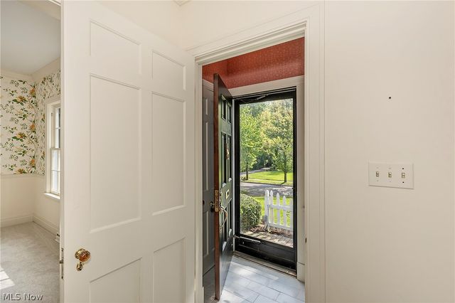 2528 Ashurst Road, University Heights, OH 44118