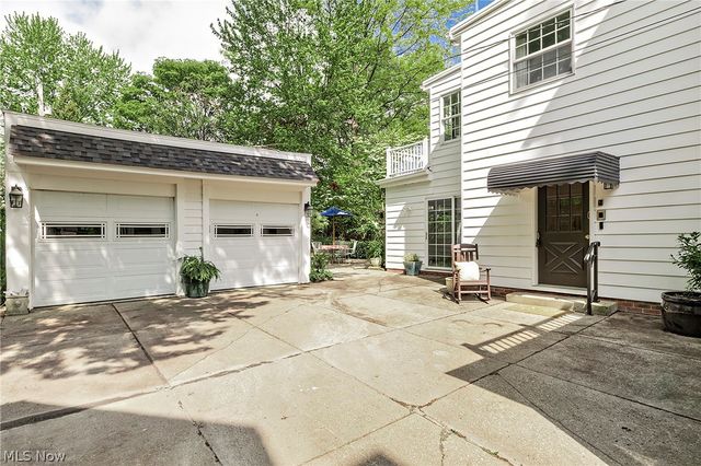 2528 Ashurst Road, University Heights, OH 44118
