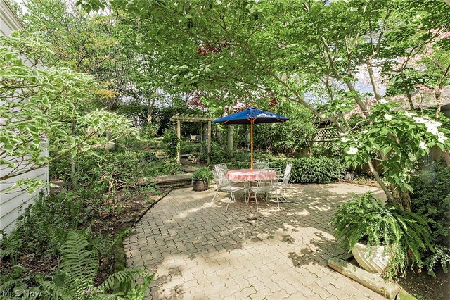 2528 Ashurst Road, University Heights, OH 44118