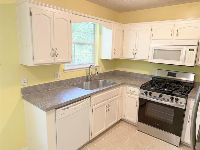 1024 E Gudgell Avenue, Independence, MO 64055