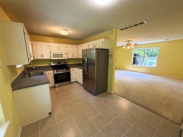 1024 E Gudgell Avenue, Independence, MO 64055