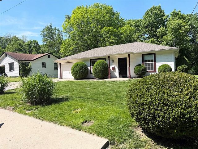 1024 E Gudgell Avenue, Independence, MO 64055