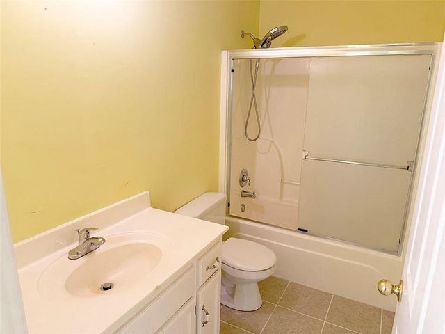 1024 E Gudgell Avenue, Independence, MO 64055