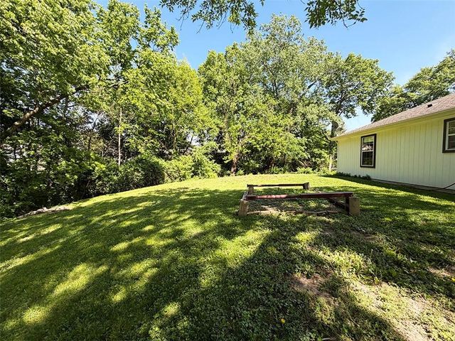 1024 E Gudgell Avenue, Independence, MO 64055