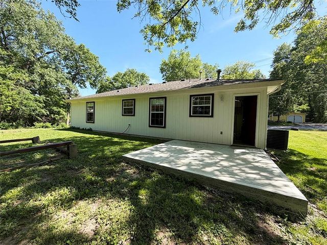 1024 E Gudgell Avenue, Independence, MO 64055