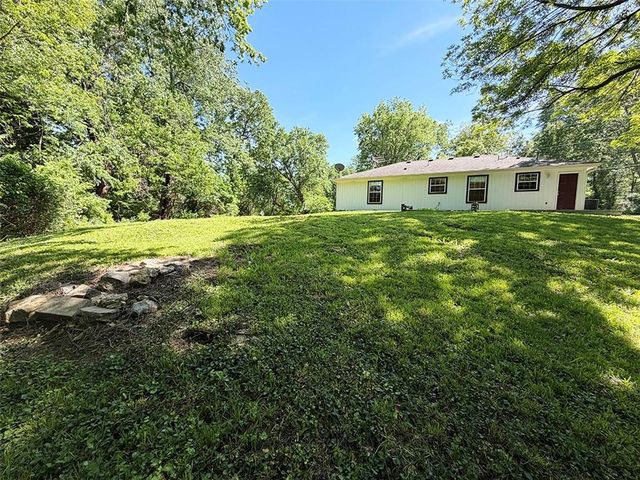 1024 E Gudgell Avenue, Independence, MO 64055