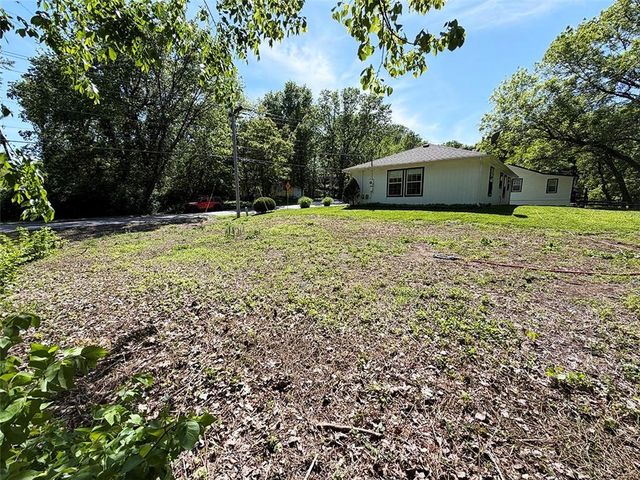 1024 E Gudgell Avenue, Independence, MO 64055