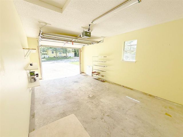 1024 E Gudgell Avenue, Independence, MO 64055
